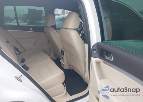 2016 Volkswagen Tiguan R-Line from USA, damaged, VIN WVGAV7AX5GW082255